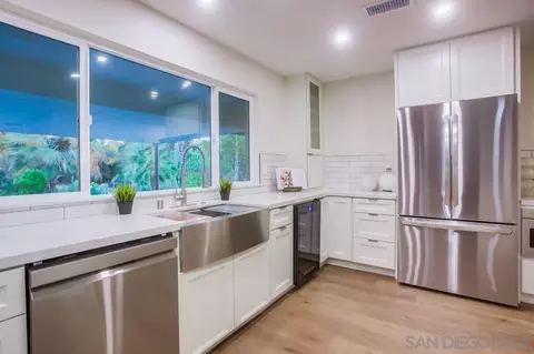 Kitchen - 1924 Skyline Dr, Escondido, CA 92027 photo 3 of 4