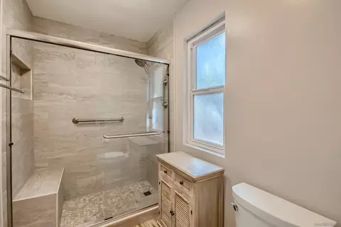 Bath - 20521 Manzanita Way, Jamul, CA 91935 photo 2 of 3