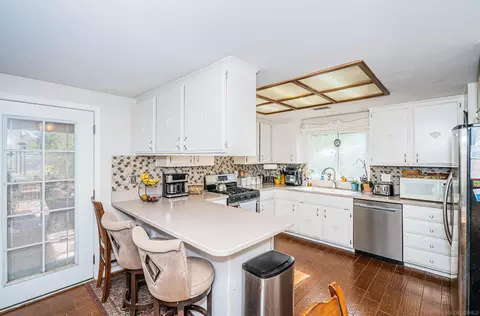 Kitchen - 20521 Manzanita Way, Jamul, CA 91935 photo 1 of 3