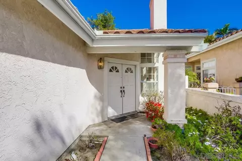 1292 Calma Ct, Vista, CA 92081 photo 3
