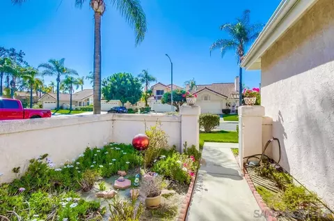 1292 Calma Ct, Vista, CA 92081 photo 4