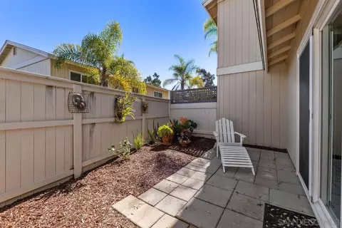 Exterior - 285 Aspenwood Ln, Encinitas, CA 92024 photo 10 of 11