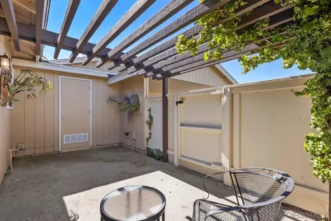Exterior - 285 Aspenwood Ln, Encinitas, CA 92024 photo 3 of 11