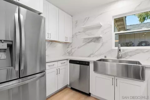 Kitchen - 285 Aspenwood Ln, Encinitas, CA 92024 photo 4 of 4