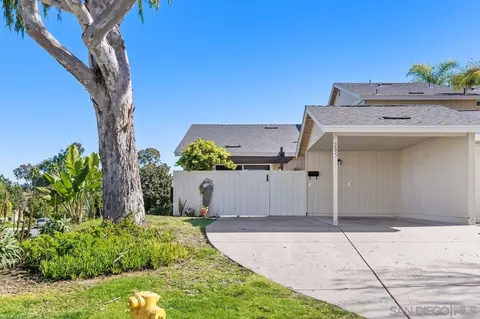 Exterior - 285 Aspenwood Ln, Encinitas, CA 92024 photo 5 of 11