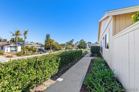 Exterior - 285 Aspenwood Ln, Encinitas, CA 92024 photo 7 of 11