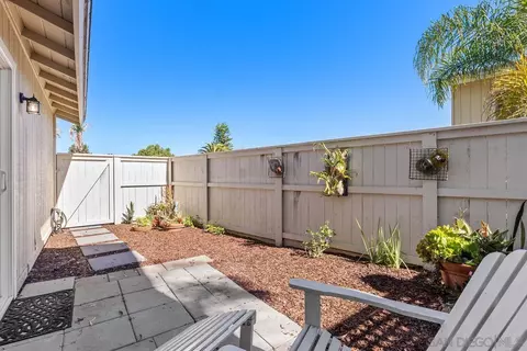 Exterior - 285 Aspenwood Ln, Encinitas, CA 92024 photo 8 of 11