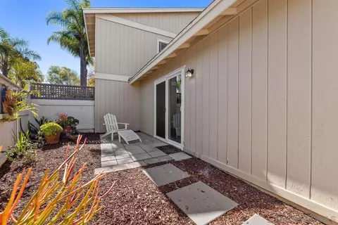 Exterior - 285 Aspenwood Ln, Encinitas, CA 92024 photo 4 of 11