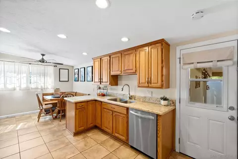 Kitchen - 11638 Lakeside Ave, Lakeside, CA 92040 photo 3 of 5