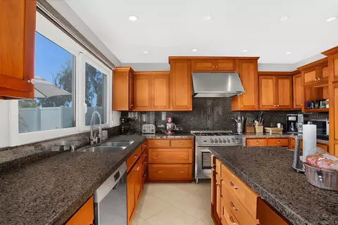 2653 Sausalito Ave, Carlsbad, CA 92010 photo 3