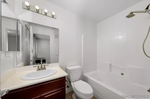 Bath - 71 Via Sovana, Santee, CA 92071 photo 4 of 4