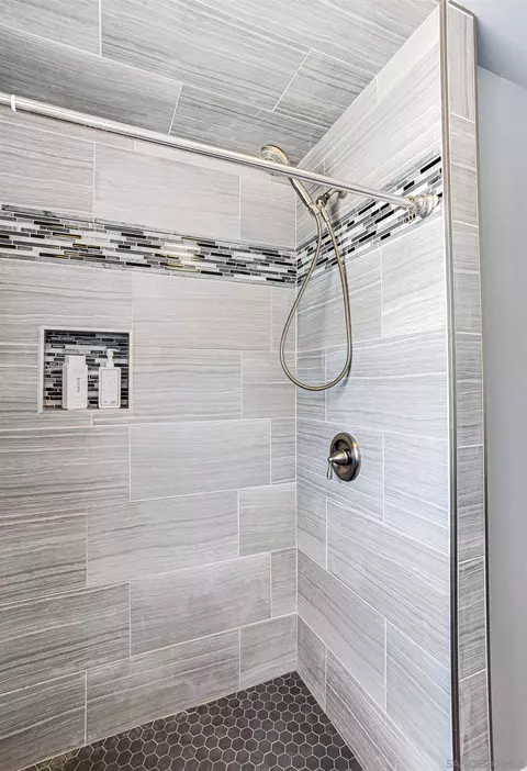 Bath - 7633 El Paso St, La Mesa, CA 91942 photo 2 of 3