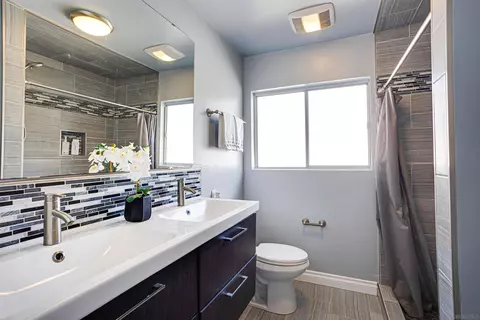 Bath - 7633 El Paso St, La Mesa, CA 91942 photo 1 of 3