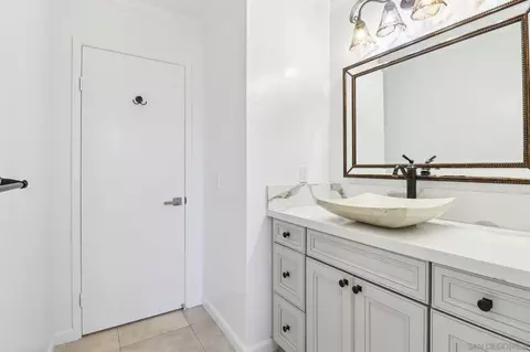 Bath - 13080 Camino Del Valle, Poway, CA 92064 photo 2 of 5