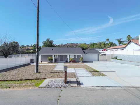 Exterior - 1996 Rohn Rd, Escondido, CA 92025 photo 8 of 12
