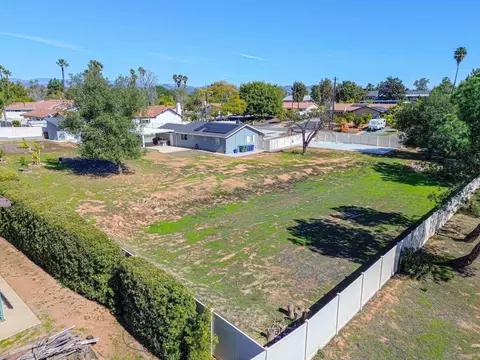 View/Area - 1996 Rohn Rd, Escondido, CA 92025 photo 4 of 5