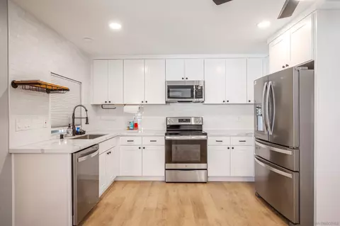 Kitchen - 1996 Rohn Rd, Escondido, CA 92025 photo 3 of 3