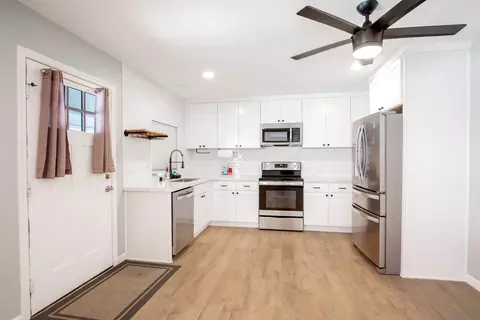 Kitchen - 1996 Rohn Rd, Escondido, CA 92025 photo 1 of 3