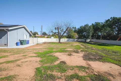 Exterior - 1996 Rohn Rd, Escondido, CA 92025 photo 7 of 12