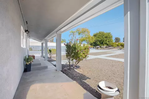 Exterior - 1996 Rohn Rd, Escondido, CA 92025 photo 4 of 12