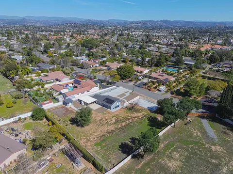 View/Area - 1996 Rohn Rd, Escondido, CA 92025 photo 1 of 5
