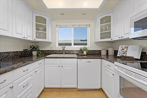 Kitchen - 3821 Bay Leaf Way, Oceanside, CA 92057 photo 1 of 5