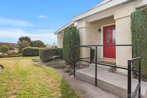 Exterior - 3821 Bay Leaf Way, Oceanside, CA 92057 photo 5 of 8