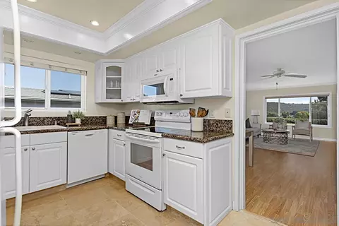 Kitchen - 3821 Bay Leaf Way, Oceanside, CA 92057 photo 5 of 5