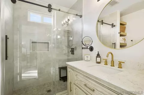 Bath - 701 E Fallbrook St, Fallbrook, CA 92028 photo 1 of 4