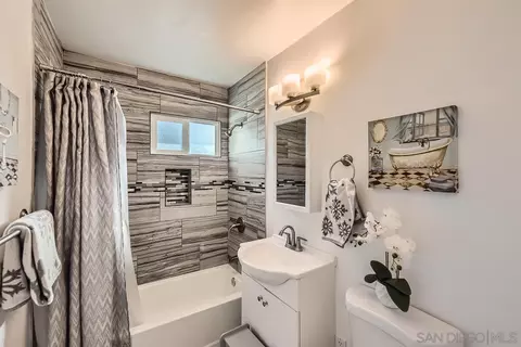 Bath - 9477 Ronnie Ct, Santee, CA 92071 photo 2 of 2