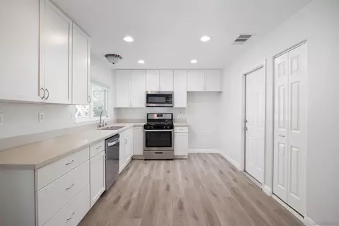 Kitchen - 9208 Holmby Way, Santee, CA 92071 photo 2 of 3