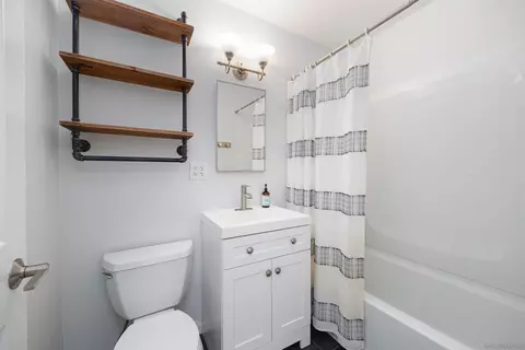 Bath - 9208 Holmby Way, Santee, CA 92071 photo 2 of 2
