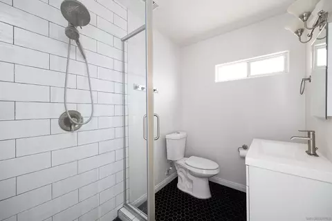 Bath - 9208 Holmby Way, Santee, CA 92071 photo 1 of 2