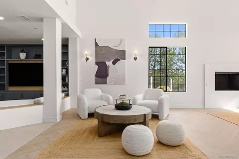 Living - 13807 Millards Ranch Ln, Poway, CA 92064 photo 2 of 5