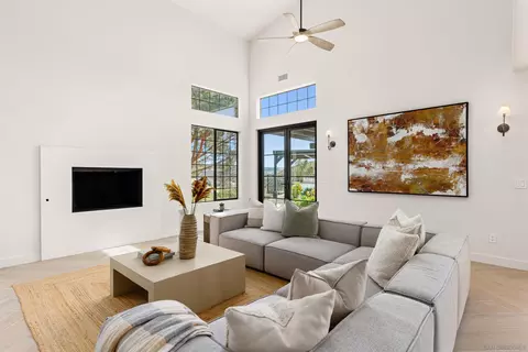 Living - 13807 Millards Ranch Ln, Poway, CA 92064 photo 3 of 5