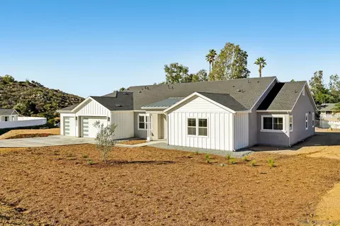 Exterior - 15120 Larchmont St, Poway, CA 92064 photo 2 of 10