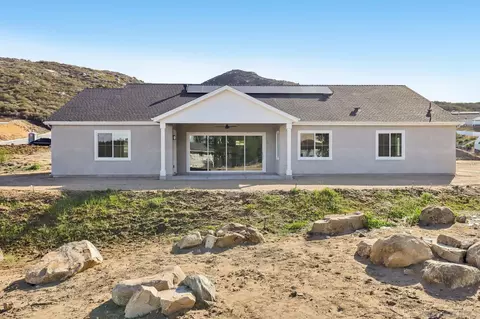 Exterior - 15120 Larchmont St, Poway, CA 92064 photo 7 of 10