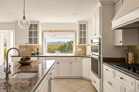 2063 Willow Glen Rd, Fallbrook, CA 92028 photo 17
