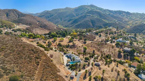 2063 Willow Glen Rd, Fallbrook, CA 92028 photo 2
