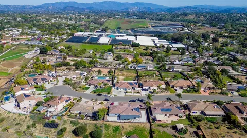 View/Area - 2352 Clearcrest Ln, Fallbrook, CA 92028 photo 4 of 5
