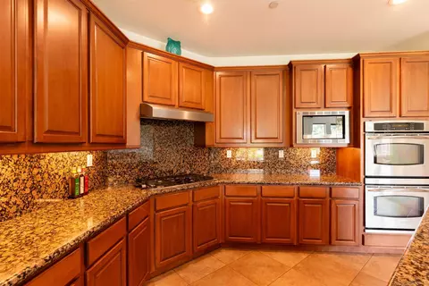Kitchen - 2352 Clearcrest Ln, Fallbrook, CA 92028 photo 2 of 2