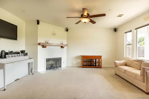 Living - 2352 Clearcrest Ln, Fallbrook, CA 92028 photo 4 of 4