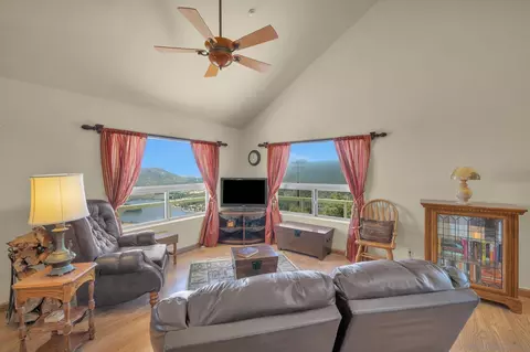 Living - 15775 N Peak Rd, Julian, CA 92036 photo 3 of 3