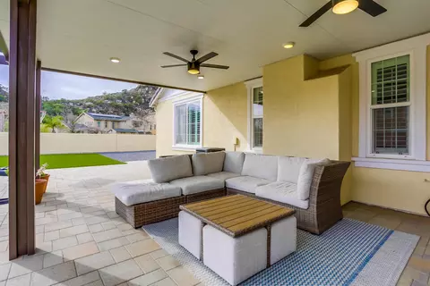 Exterior - 2915 Rangpur Ct, Escondido, CA 92027 photo 5 of 18