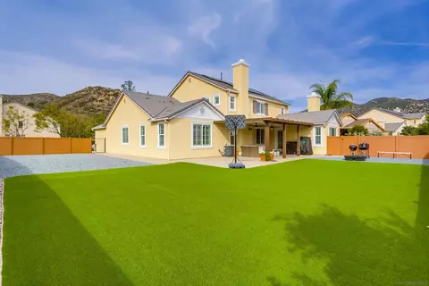 Exterior - 2915 Rangpur Ct, Escondido, CA 92027 photo 6 of 18