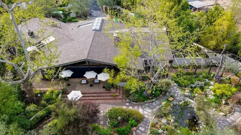 Exterior - 813 Hamilton Ln, Fallbrook, CA 92028 photo 3 of 20