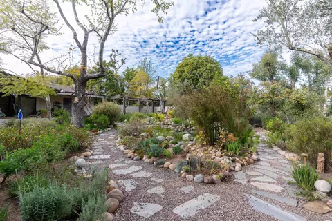 Exterior - 813 Hamilton Ln, Fallbrook, CA 92028 photo 9 of 20