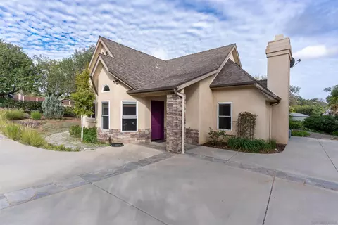 Exterior - 813 Hamilton Ln, Fallbrook, CA 92028 photo 12 of 20