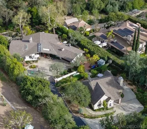 813 Hamilton Ln, Fallbrook, CA 92028