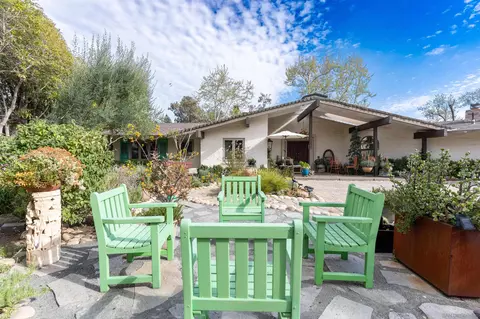 Exterior - 813 Hamilton Ln, Fallbrook, CA 92028 photo 2 of 20